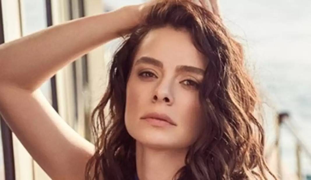 "Askerdeyim zor durumdayım" diyen hayranı Özge Özpirinçci'den bakın ne istemiş? Ahlaksızlık diz boyu! 1